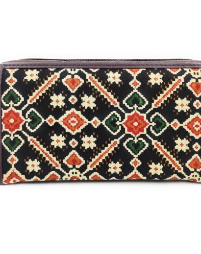 Women Classic Wallet with Moden Print